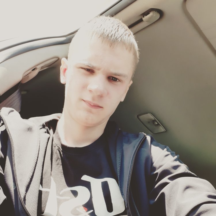 Станислав 22 года милерова фото