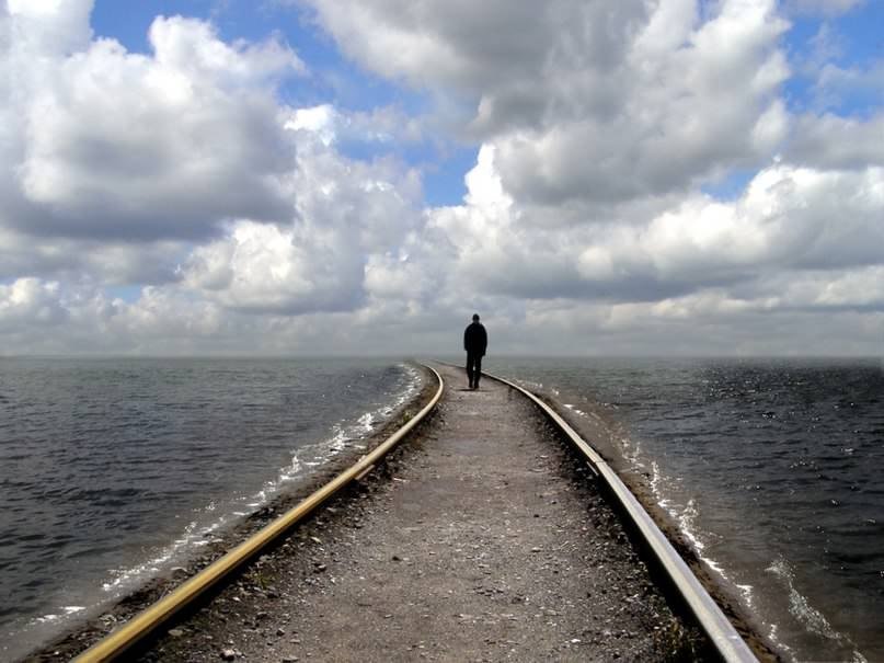 двое в парке картина. встреча с первой любовью. расставание. разлука. уходит молодость моя.