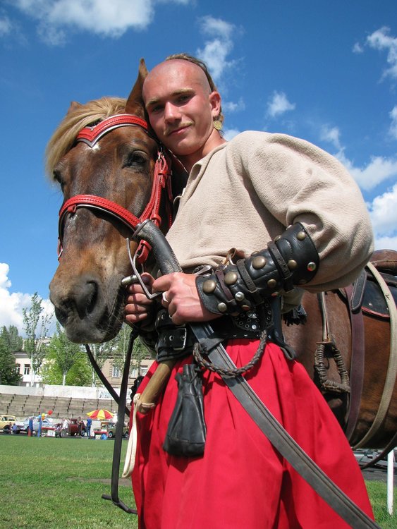 Украинские казаки. Козак на коне. Современные украинские казаки. Украинский казак на коне.