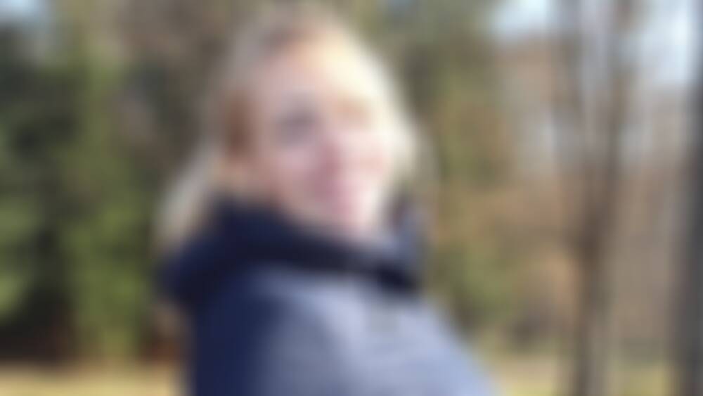 Обычная женщина. Ей не более 30 лет. Ей не более 30 лет. Красивые женские лица. Обычные американские девушки.