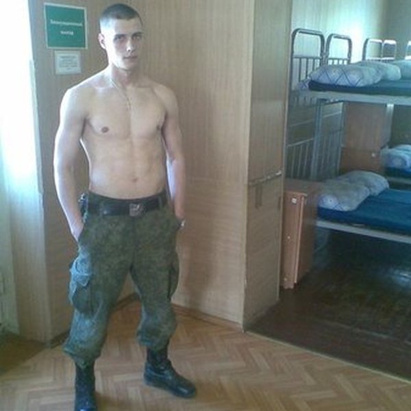Знакомства военные вк. Русские парни в армии. Пацаны в армии. Спортивные парни в армии.