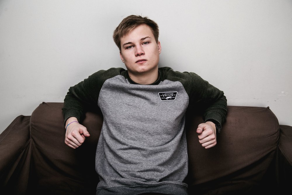 Республика шкид костя. Громоносцев республика шкид. Костя бес. Влюбись если сможешь шоу на тнт. Костя гад.