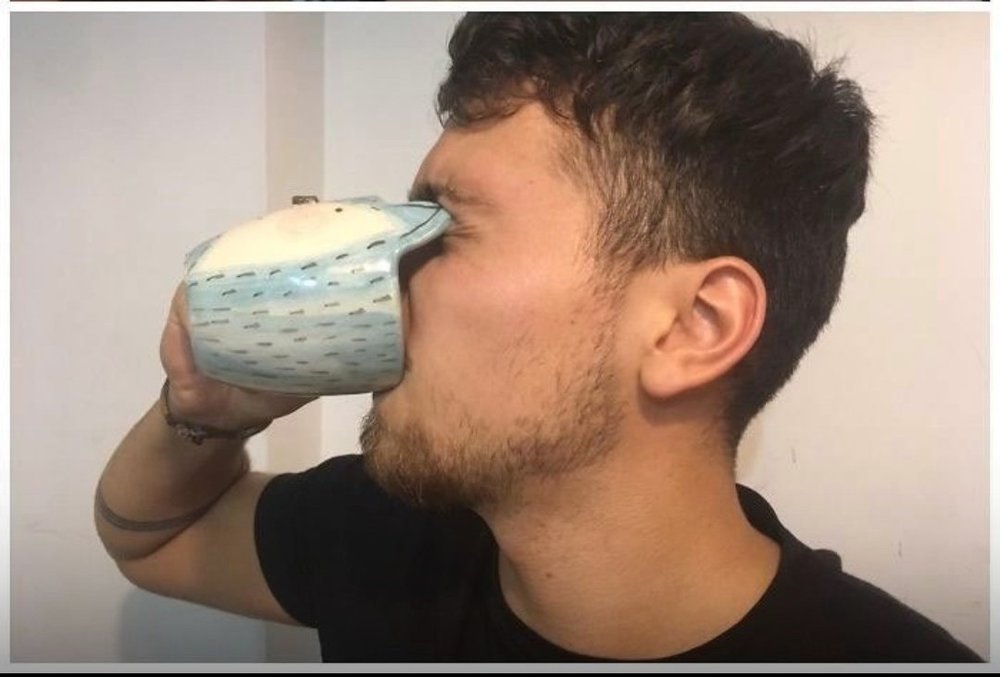 Сашка с чашкой. Design fails. Дизайнерский фэйл. Фейл дизайнера. R/CRAPPYDESIGN.