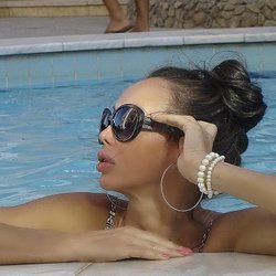 Певица inna bikini 2020. Inna певица 2021. Inna 40 noir. Inna певица. Inna 40 noir.